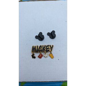 Disney Mickey Mouse Trading Pin With Dangling Body Parts Charms